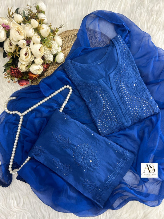 Mehreen Muqaish & Chikankari Suit Set