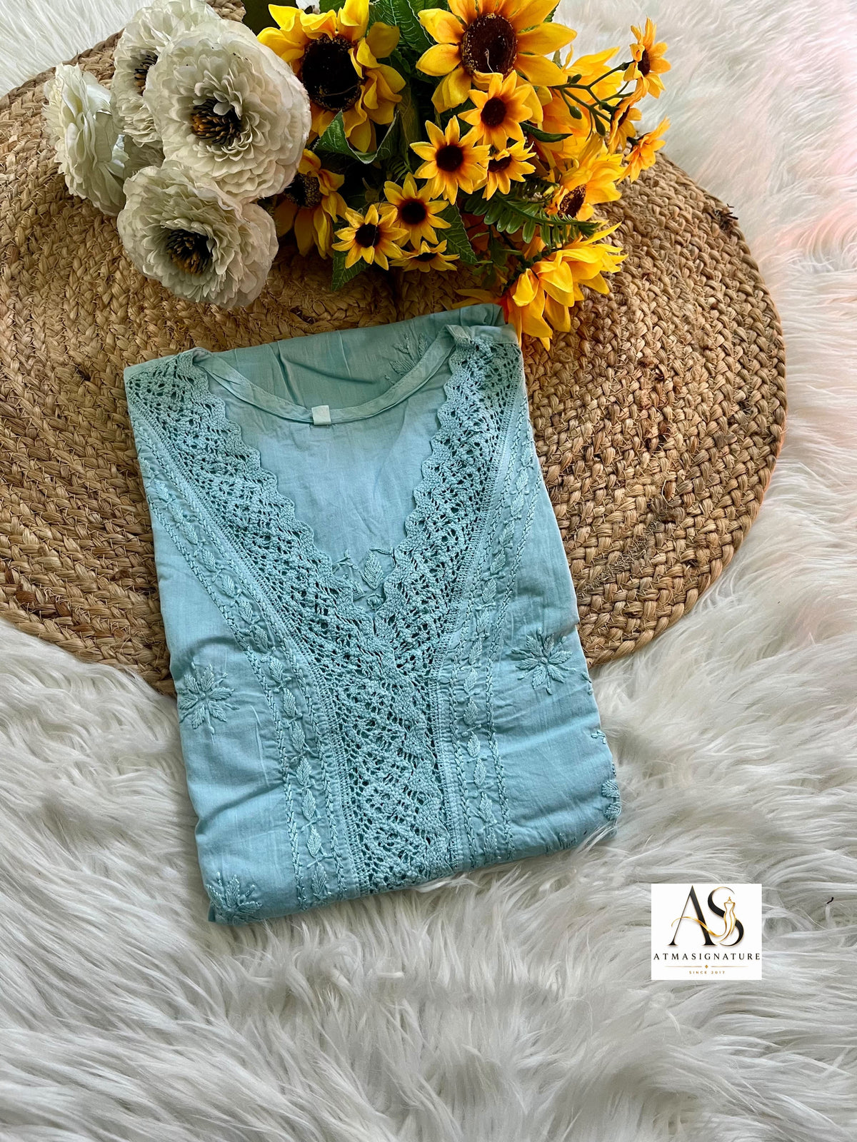 ✨Dhaaga Chikankari Short Top ✨