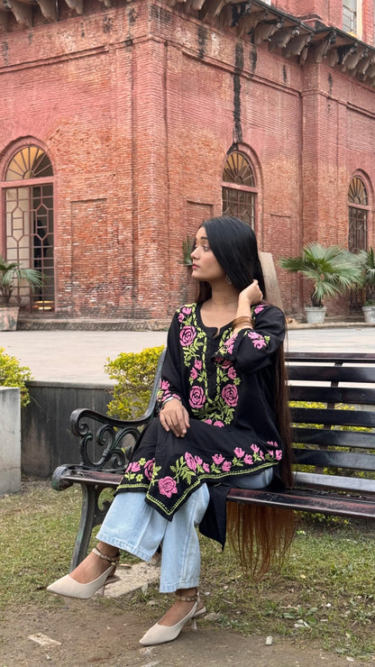 Hayat Elegant Chikankari Kurti