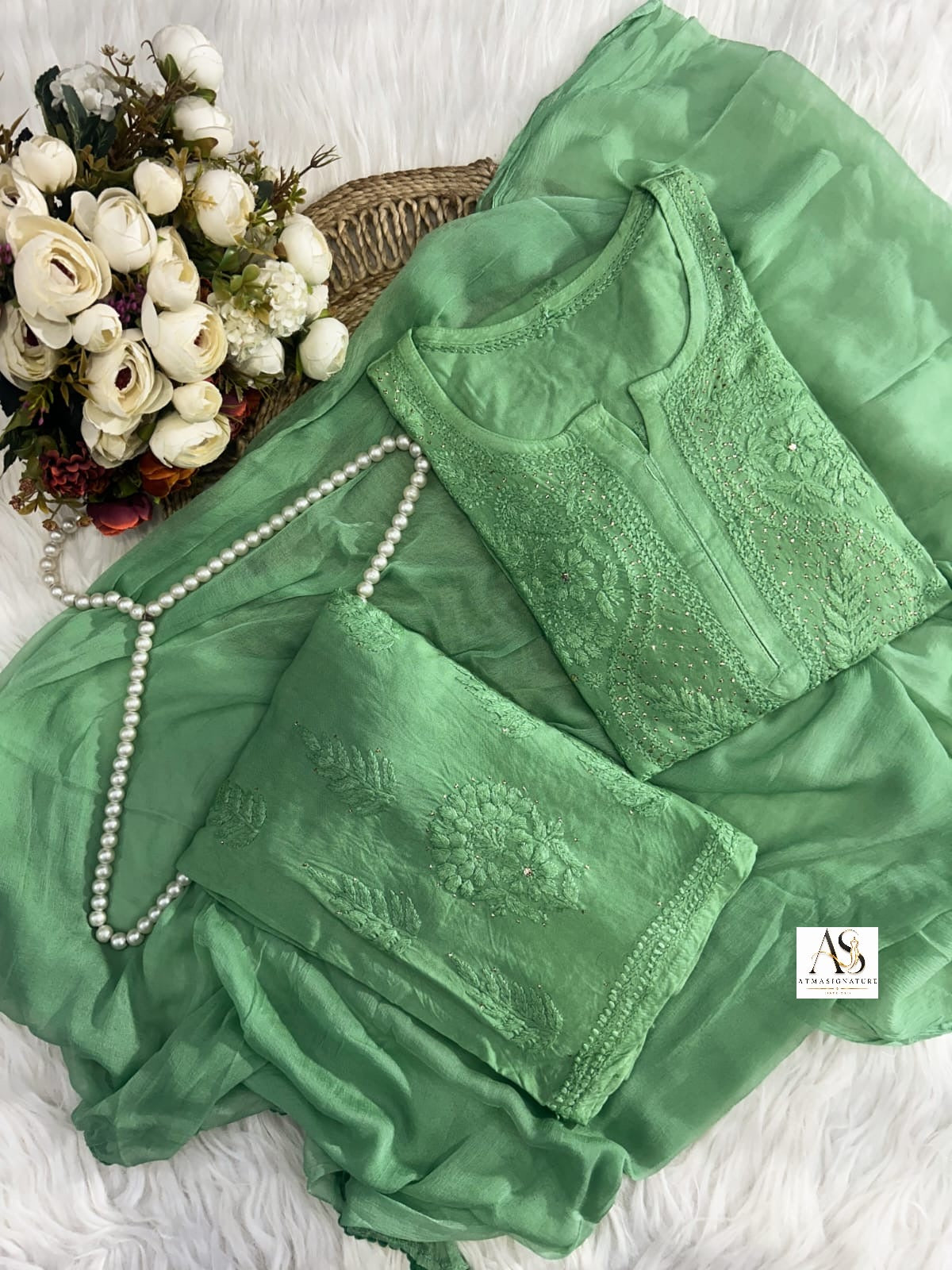 Mehreen Muqaish & Chikankari Suit Set