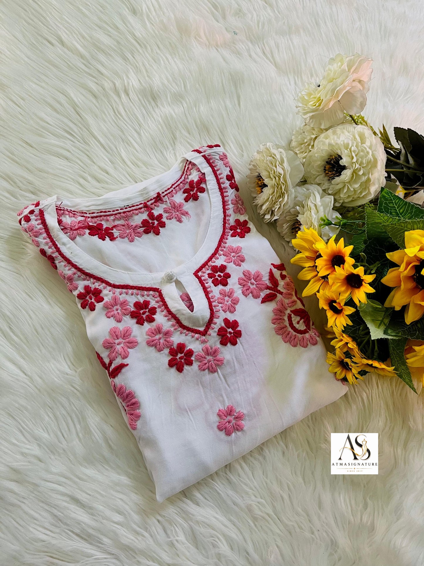 Zylish Chikankari Kurti