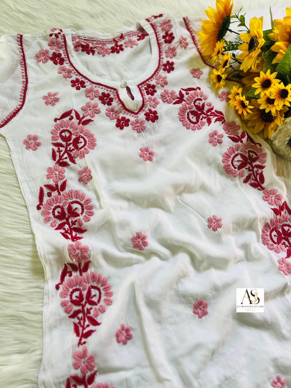 Zylish Chikankari Kurti