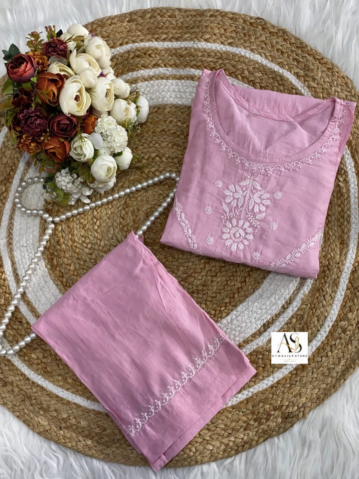 Nadhiya Chikankari Kurti Pant Set✨