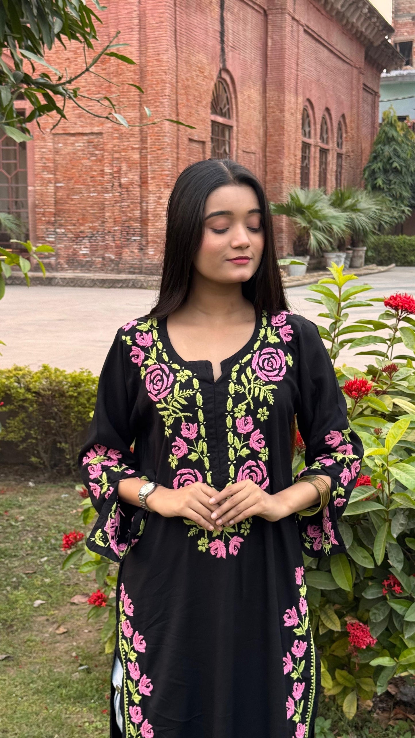 Hayat Elegant Chikankari Kurti