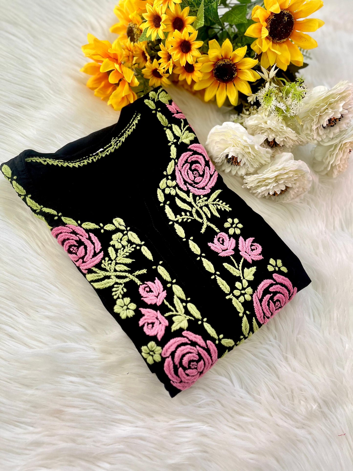 Hayat Elegant Chikankari Kurti