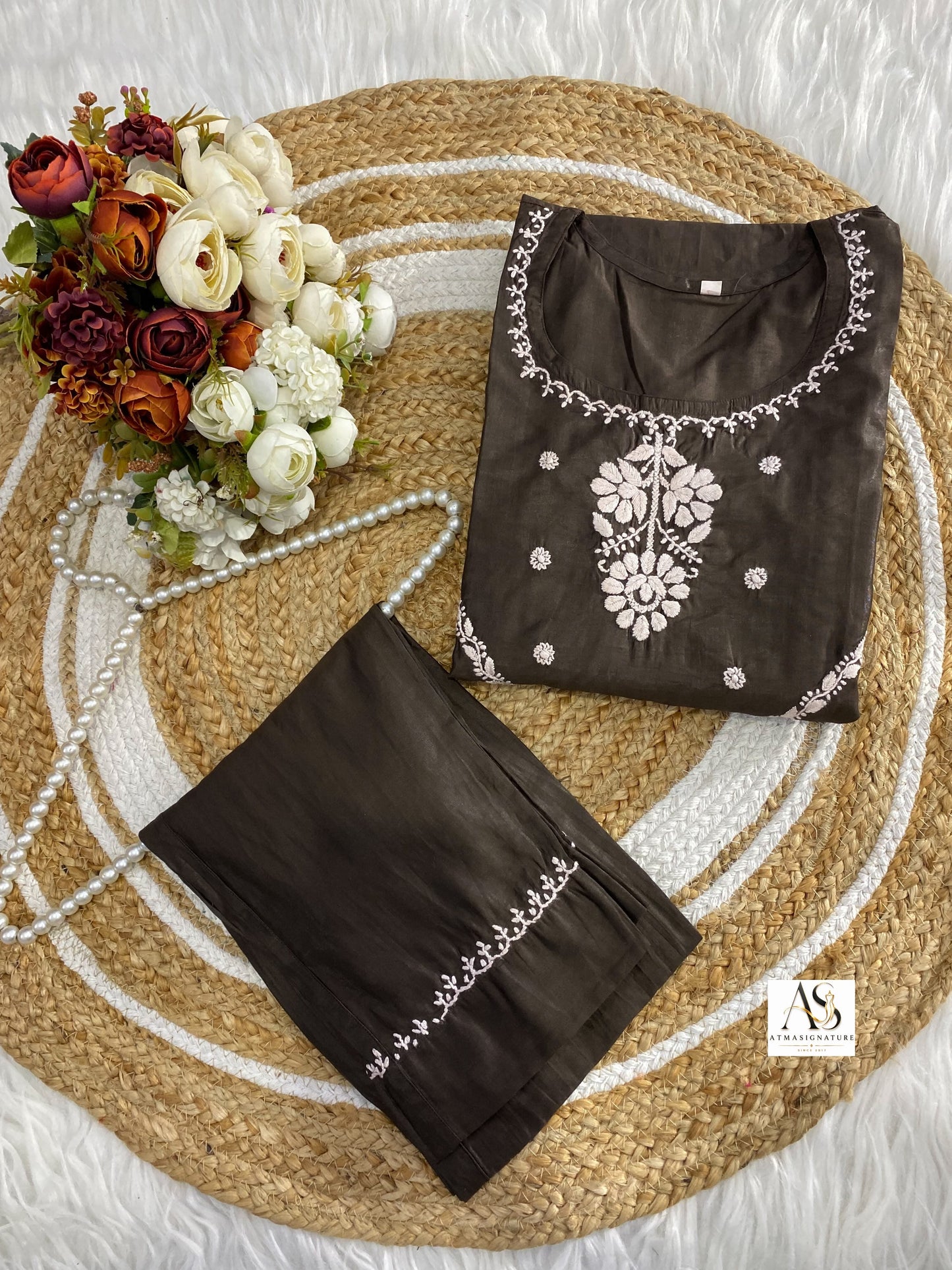 Nadhiya Chikankari Kurti Pant Set✨