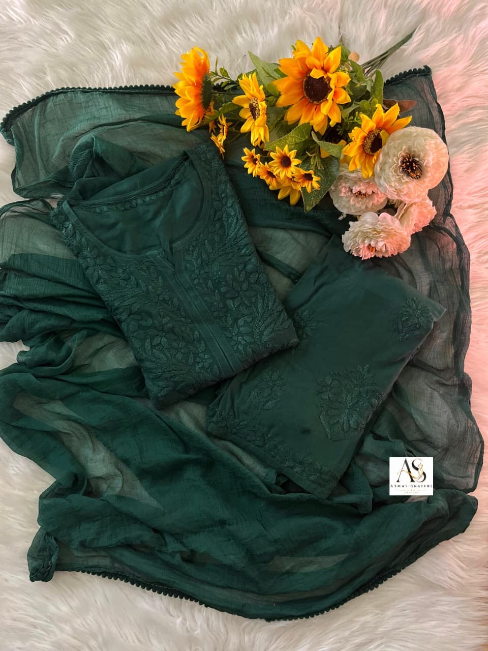 Tara Chikankari Suit Set